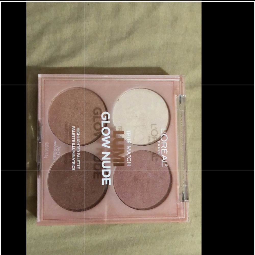 Lumi Glow Nude ( highlighter palette )